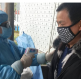 汽车站的白衣“门神”李志霞