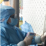 张家界：长途汽车客运站的白衣“门神”李志霞