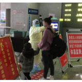 娄底：把好高铁入娄第一关…… 看一位抗疫女战士的执着与坚守