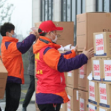 免费口罩赠乡邻 张新发这波公益做得怎么样？