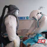 湖南援助黄冈医疗队郴州分队成功对危重患者进行气管切开手术
