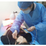 嘴歪脸僵刷牙漏水 试试中医疗法治面瘫