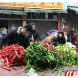 泸溪：达岚镇积极开展马路市场专项整治行动