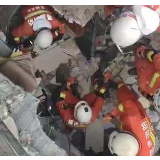 生命奇迹！泉州坍塌酒店一男子被困68小时后被救出
