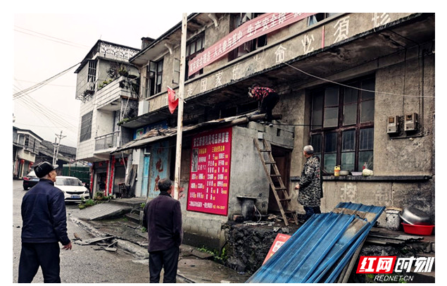 疫情防控不忘安全 洪江市场整治还路于民