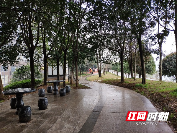 林下洒扫毕，坐道手谈否.jpg