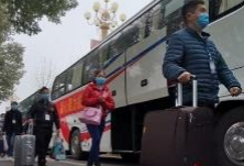 从“家门口”直达“厂门口” 涟源开出首趟始发务工专列