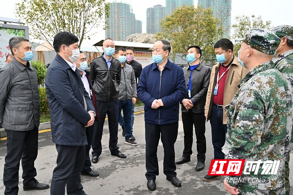 唐厅长看望慰问郴州社区防疫战线上的退役军人代表.jpg
