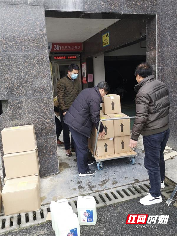 33.县教育局积极筹备学校开学防疫物资.jpg