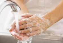 辟谣侠盟丨每天用肥皂洗鼻窦可以降低感染肺炎风险？谣言