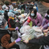 出“奇招”！志愿者是这样送菜的