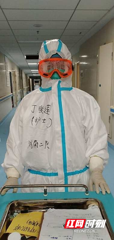 雪莲花开，爱洒黄冈——记武冈市人民医院援鄂队员丁爱莲1_副本.jpg
