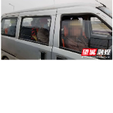 望城交警查获一起面包车超员违法行为