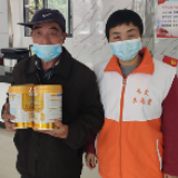 冷水滩区民政局：捐赠爱心奶粉 情暖贫困儿童