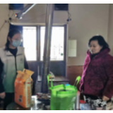 政社联动传真情 困难群众的春天很“暖”