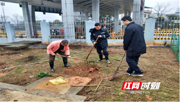 永州管理处组织开展“种下一棵树 守护平安路”主题义务植树活动701_副本.png