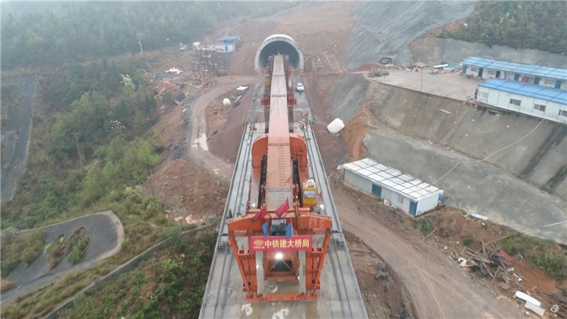 张吉怀架梁-除稿.mp4_20200323_155207.564.jpg