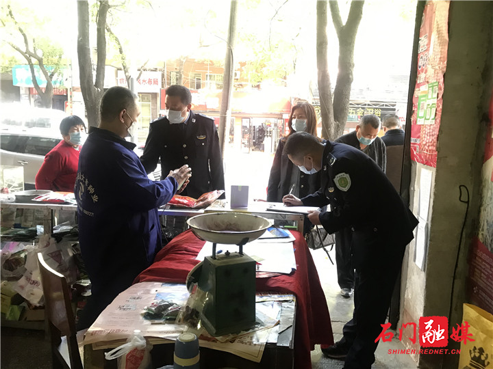 执法人员春雷行动例行检查 (2).jpg