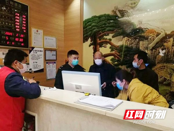 武冈公安：牢记职责使命 凝聚战疫合力_副本.jpg