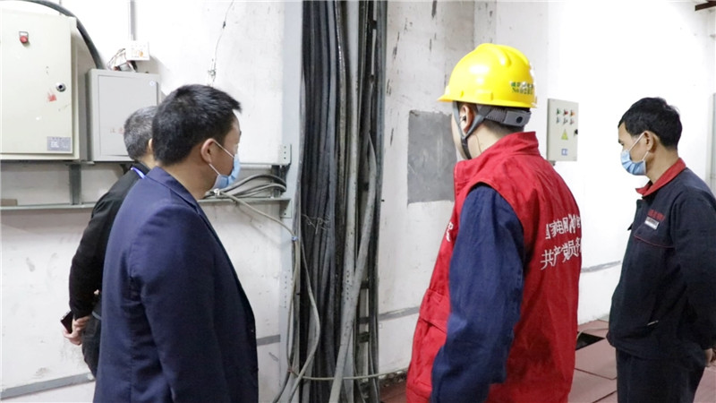 国网鹤城区供电公司：减少企业电费支出 助力复工复产“充满电”.mp4_20200330_144701.523.jpg