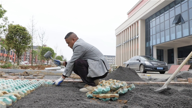 湖南医药学院新校区项目建设进展顺利 确保正常开学.mp4_20200401_164946.312.jpg