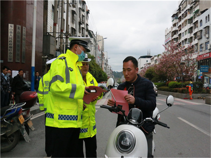 现场整治 (2).jpg 现场整治 (2).jpg