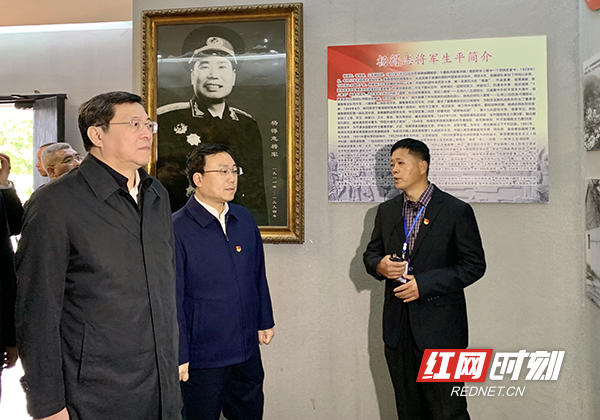 杨得志清明副本.jpg