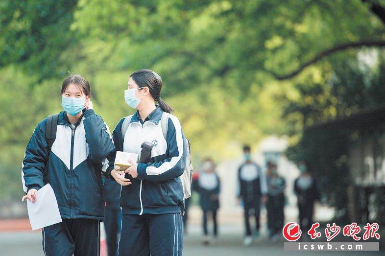 4月7日，学子们欣喜地回到久违的校园。