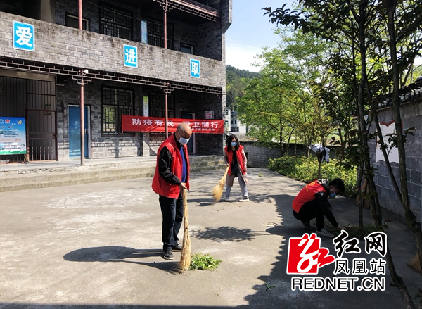 校园打扫.jpg