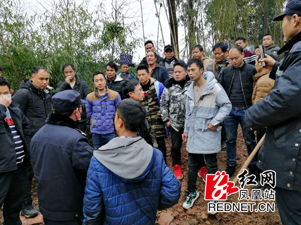 两林司法所成功调解一起因机耕道硬化引发的群体性纠纷。.jpg