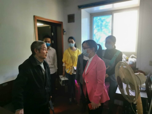 失独家庭的“暖心儿女”图片2(1).jpg 失独家庭的“暖心儿女”图片2(1).jpg