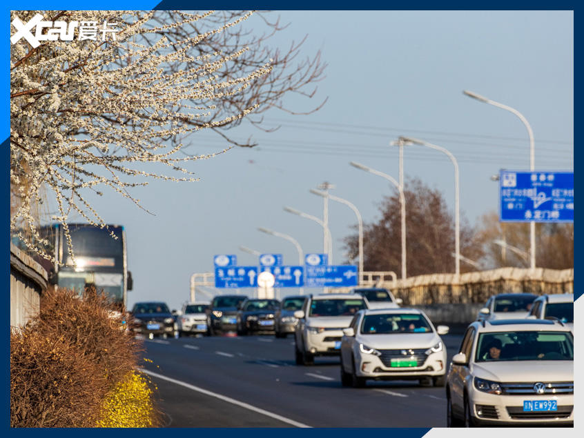 疫情后豪华车市回暖 消费升级仍在继续
