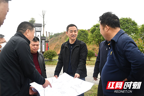 2020.4.22在坪上镇大同福地督查违规用地..jpg