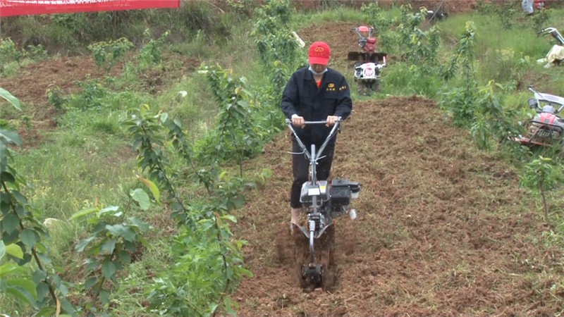 农机购置补贴新进机具现场 (3).jpg