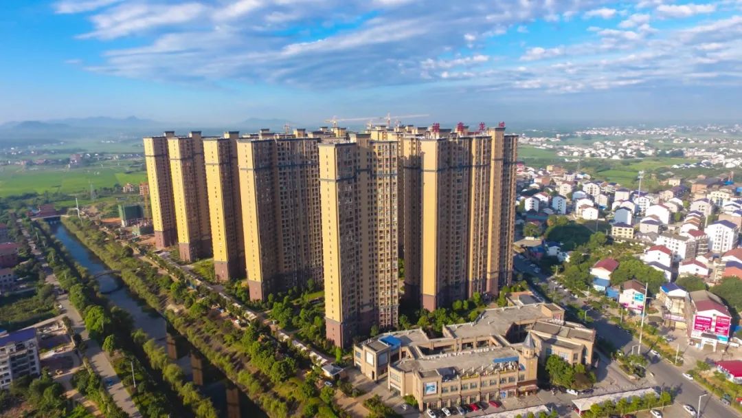 微资讯买商铺送宝马一年使用权港鑫龙城教育公园财富现铺来了