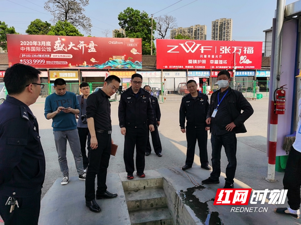图三：市整治办深入石门汽车西站检查“三不进站，六不出站”工作.jpg