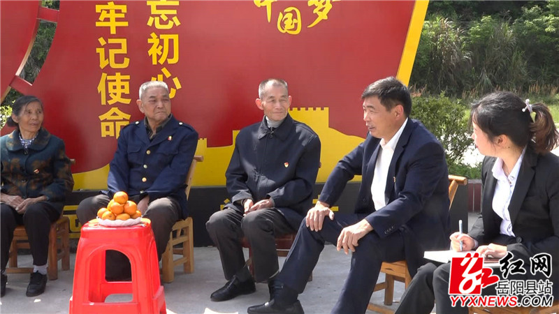 交谈.jpg 交谈.jpg