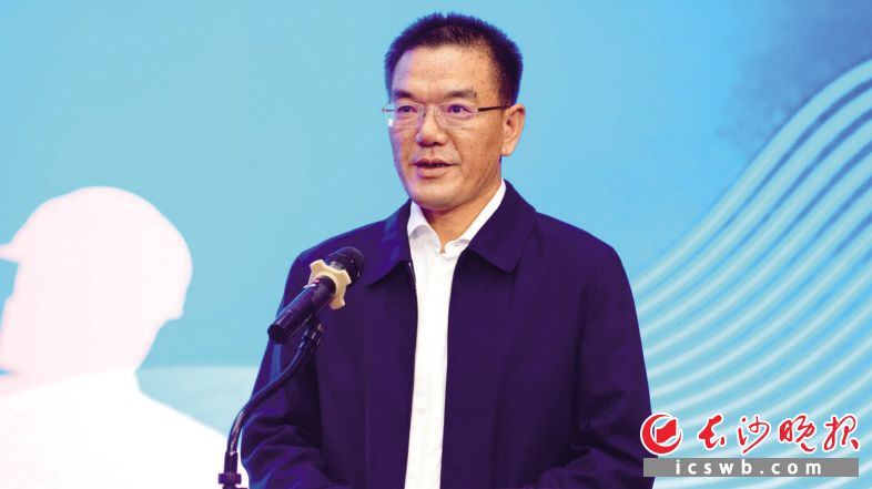 范焱斌