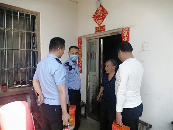 左二肖和东.jpg