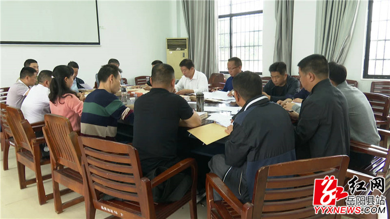 座谈会.jpg