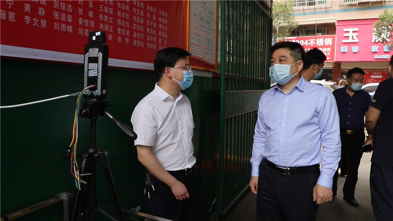 唐汇凯率队视察学校防疫及复学工作.mp4_20200508_163642.191.jpg