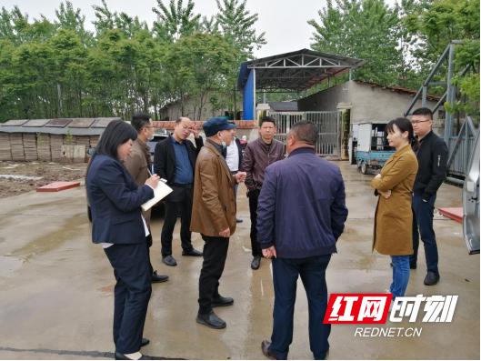 外地企业家向王小平取经。.marked.png 外地企业家向王小平取经。.marked.png