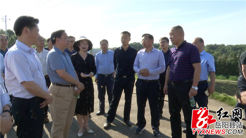 刘宗林一行实地察看县新墙水厂000002.jpg