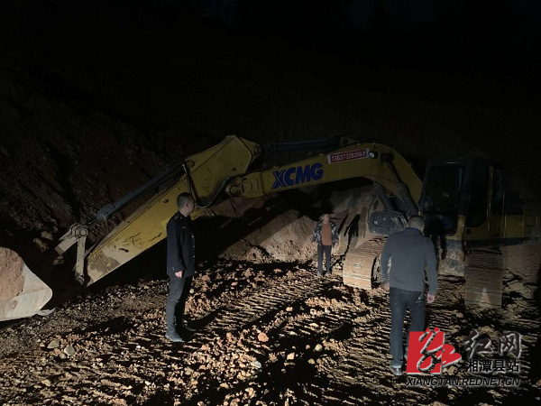 非法采砂.jpg 非法采砂.jpg