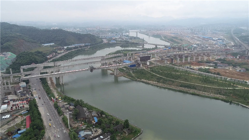 渝怀铁路增建二线（半成品）.mp4_20200518_170837.087.jpg