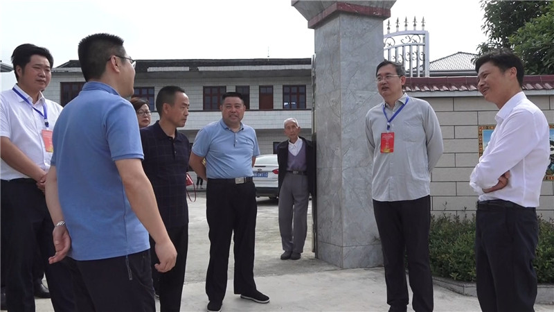 市人大常委会在鹤城执法检查.mp4_20200519_162021.133.jpg