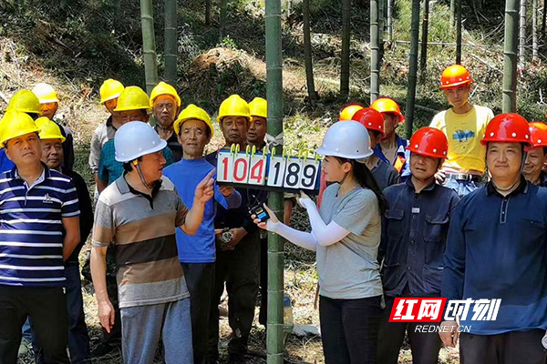 机械队以大比分领先优势完胜人工队。1.jpg