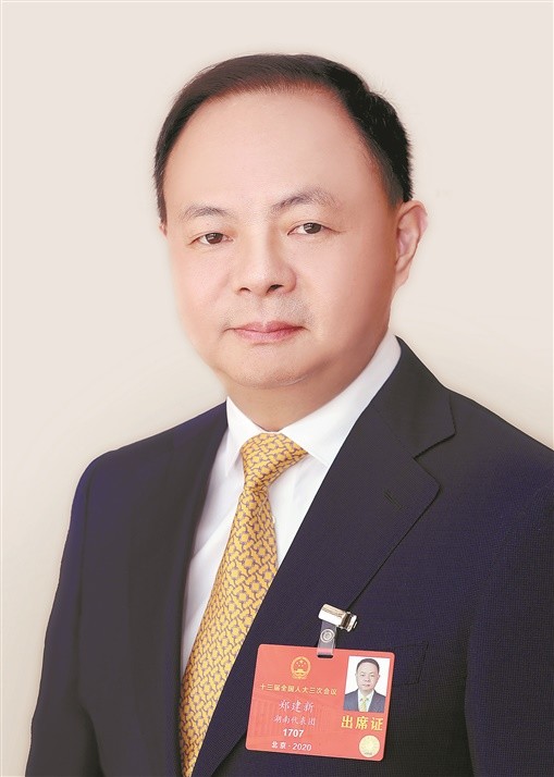 郑建新代表湖南日报·新湖南客户端记者 罗新国 赵持 摄影报道袁建良