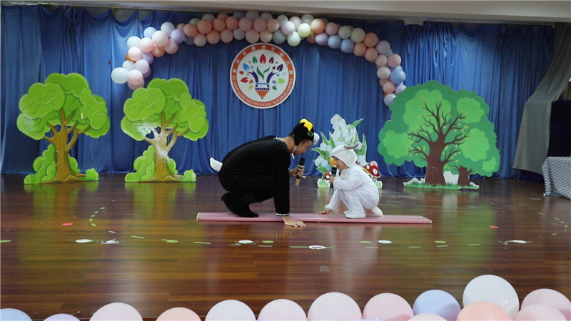 鹤城区幼儿园庆“六一”.mpg_20200601_174639.473.jpg
