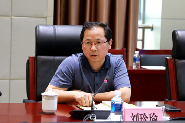 刘珍瑜一行来湘西开发区调研